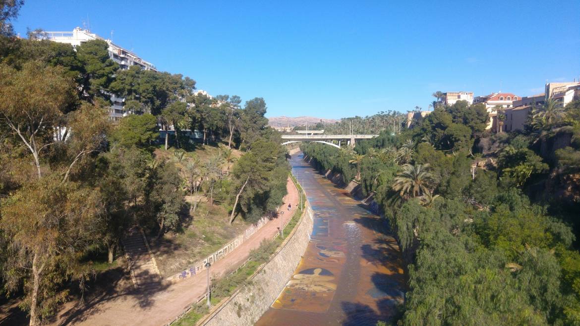 El Ayuntamiento habilita un dispositivo de Protección Civil a causa de la crecida del Vinalopó