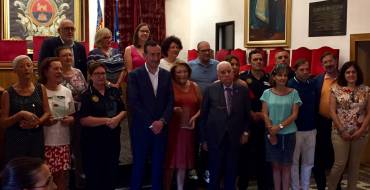 El Ayuntamiento homenajea a las primeras mujeres policía de Elche en el 45 aniversario de su incorporación