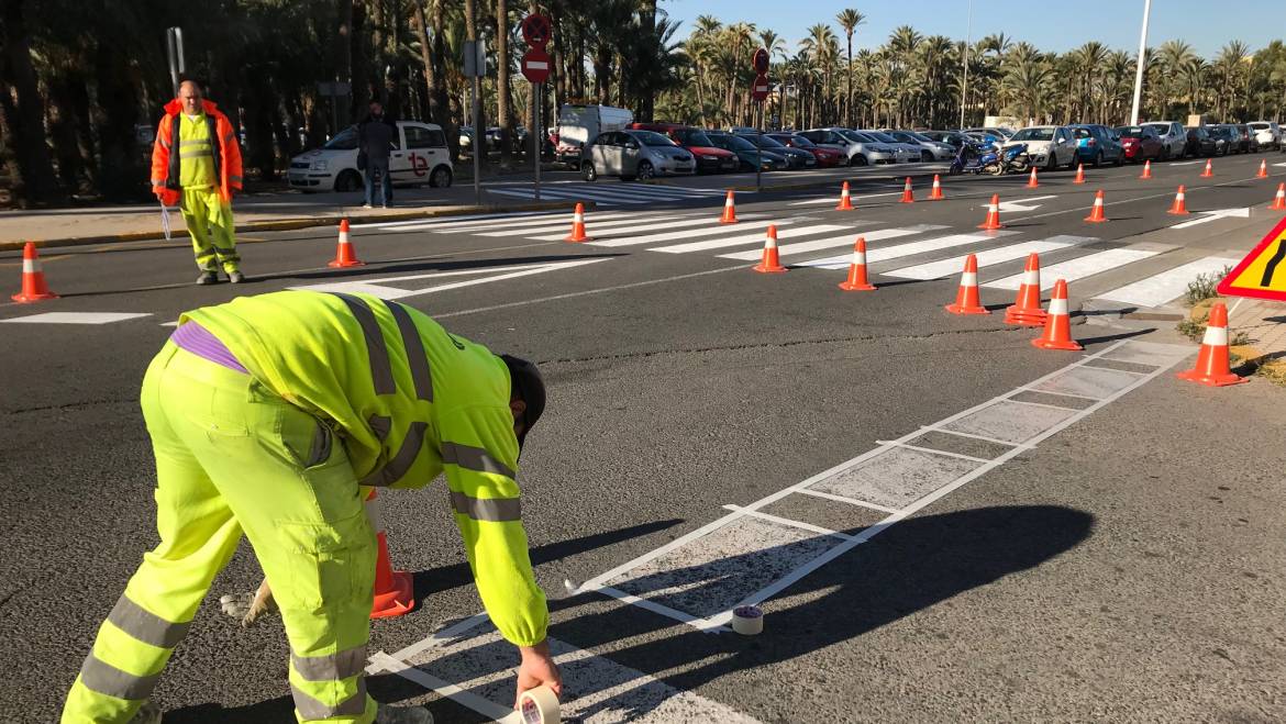 Comienza el repintado de 1.800 pasos de peatones y unos 15.000 metros lineales de señalización horizontal