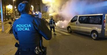 Obligat a eixir del seu habitatge malgrat la presència de foc en el seu interior