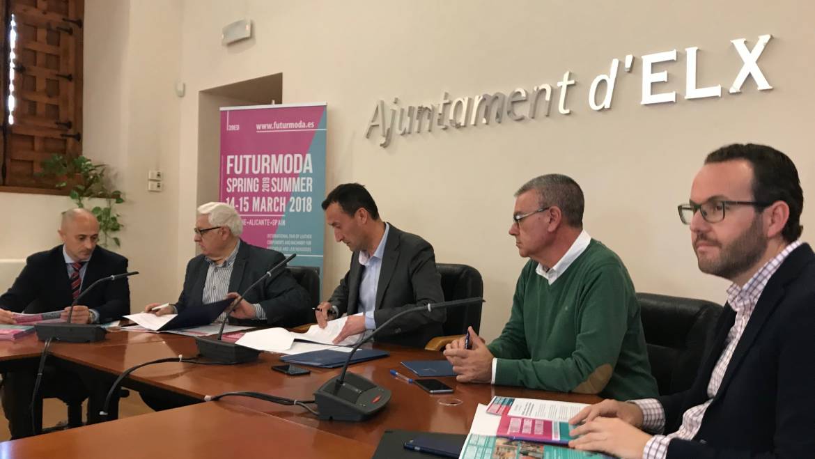 El Ayuntamiento apoya con 34.000 euros la participación de empresas en Futurmoda y actividades de AEC