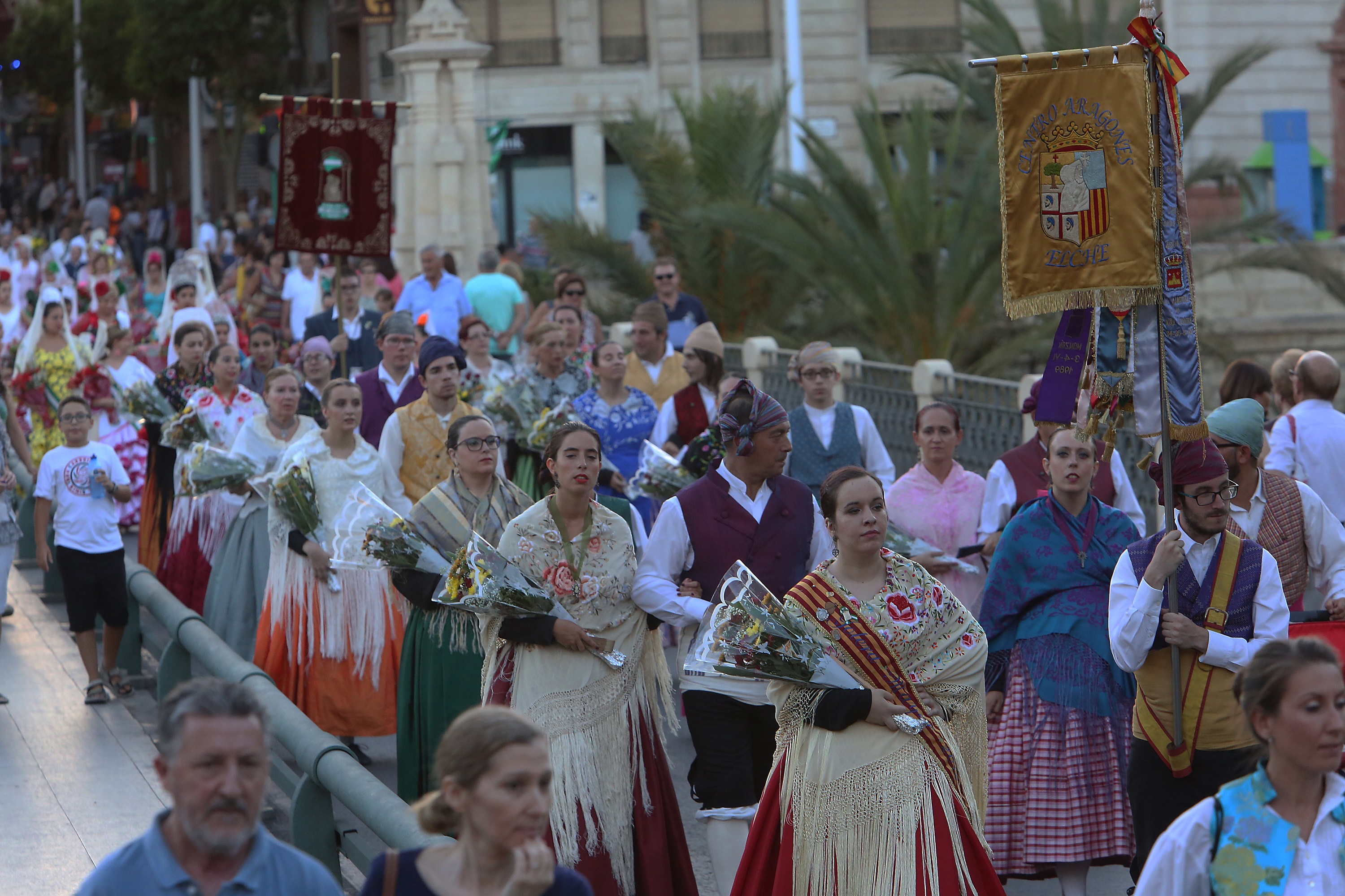 Vuelve el sorteo de localidades para la 'Tribuna Municipal' de las Fiestas  de Agosto - Ayuntamiento de Elche