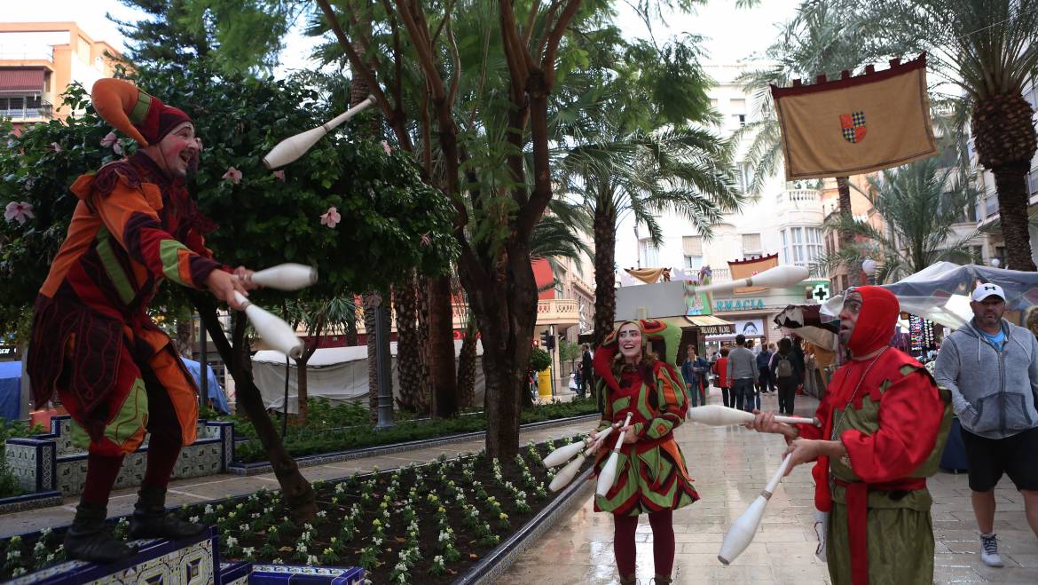 El Mercado Medieval convierte, desde el jueves, el centro de Elche en una ciudad de la Edad Media