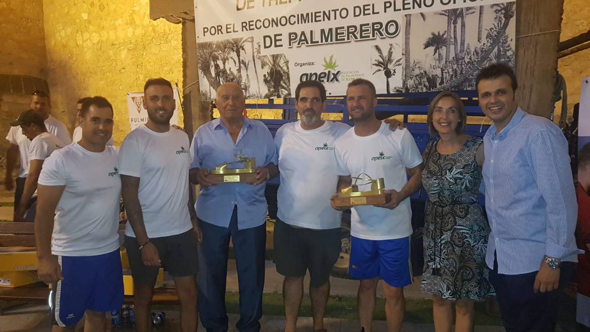 Iván Clement revalida la ‘Espardenya d’Or’ en el VI Campeonato Internacional de Trepa de Palmera