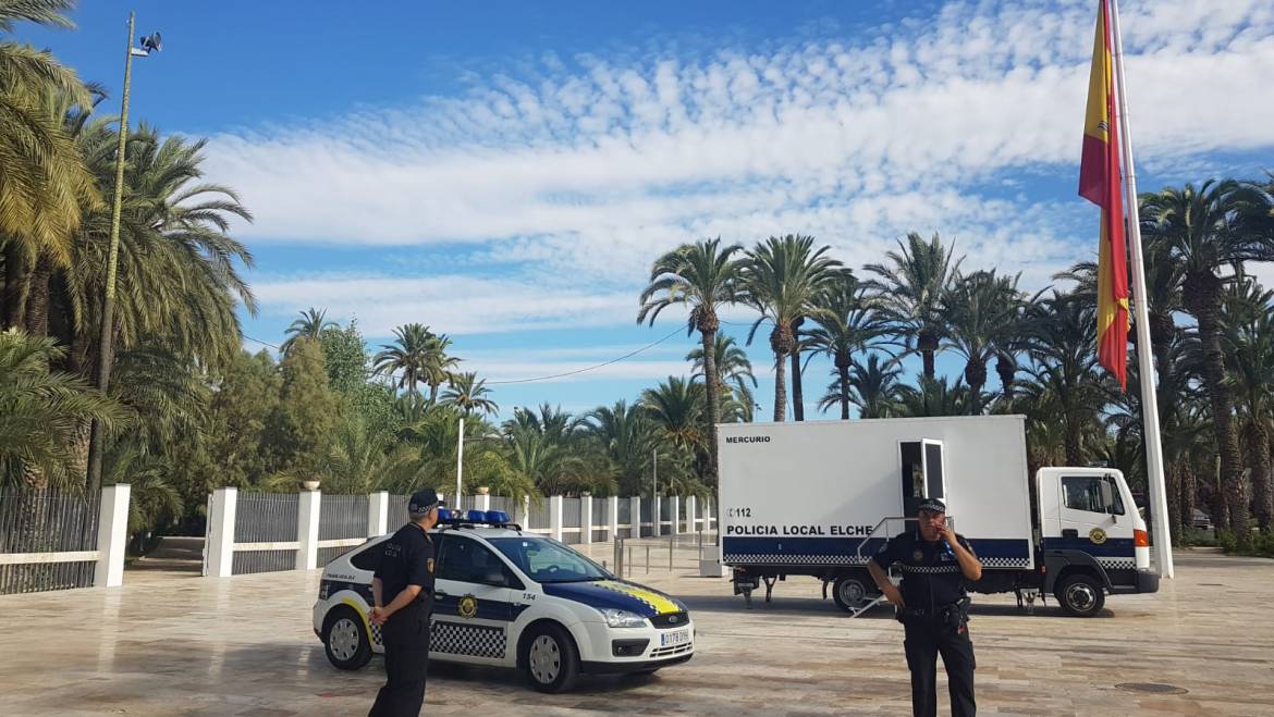 Presentan ‘Mercurio’, el nuevo camión de emergencias de la Policía Local de Elche