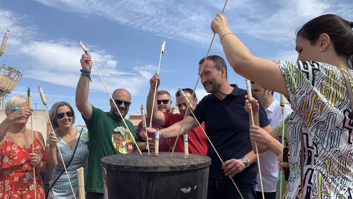 Carlos González: “La Nit de “l’Albà” és única en el món gràcies a la passió dels i les il·licitanes per la pólvora i per aquesta nit màgica”