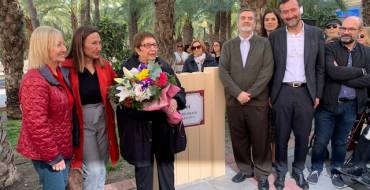 El Ayuntamiento de Elche homenajea a la poeta y cantautora Ana María Drack