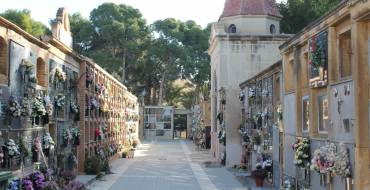 El Ayuntamiento de Elche cierra los cementerios al público por el COVID-19 salvo para los entierros