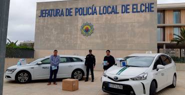 El Ayuntamiento entrega 2.500 mascarillas a las dos asociaciones de Taxi de Elche