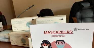 El Ayuntamiento distribuye 92.000 mascarillas quirúrgicas entre los centros educativos y los servicios sociales