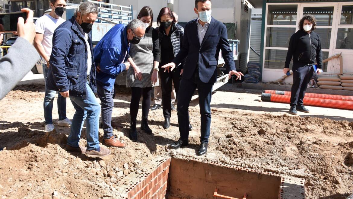 El Equipo de Gobierno llevará a cabo un plan de choque de embellecimiento del entorno del Mercado Central tras la cubrición de los restos arqueológicos