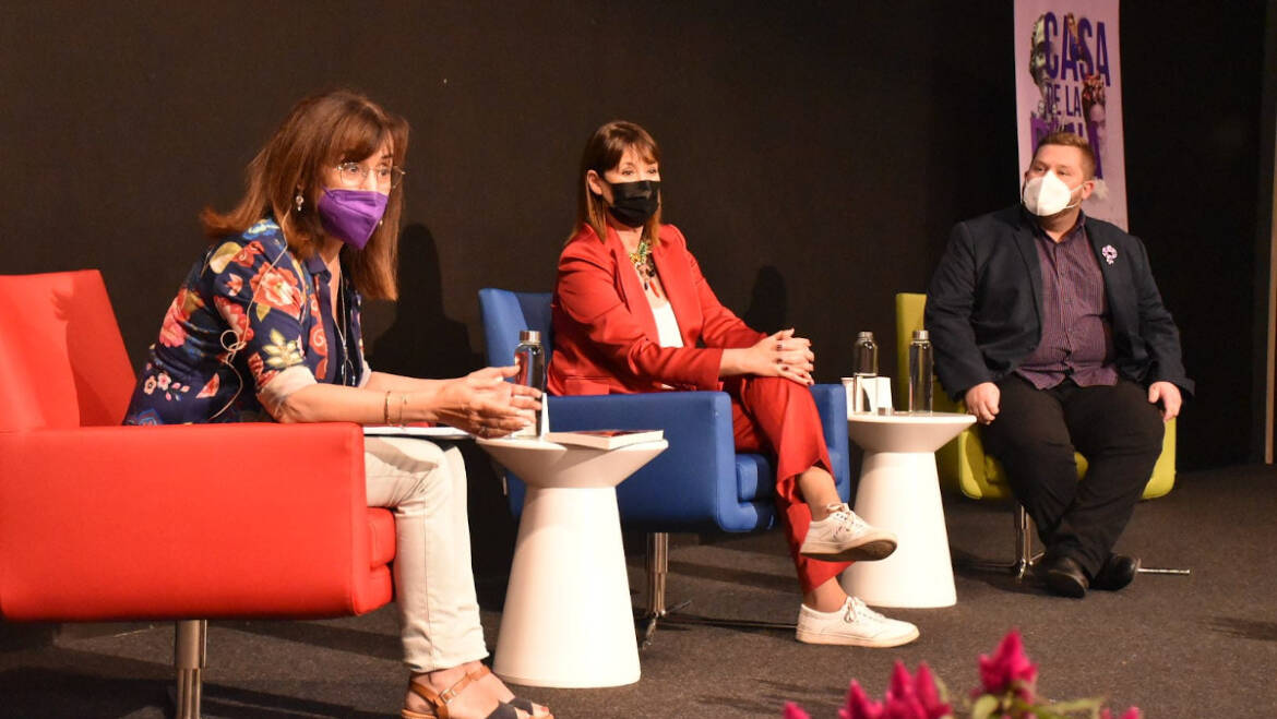 Mabel Lozano presenta en el Centro de Congresos el corto documental ganador del Goya ‘Biografía del cadáver de una mujer’