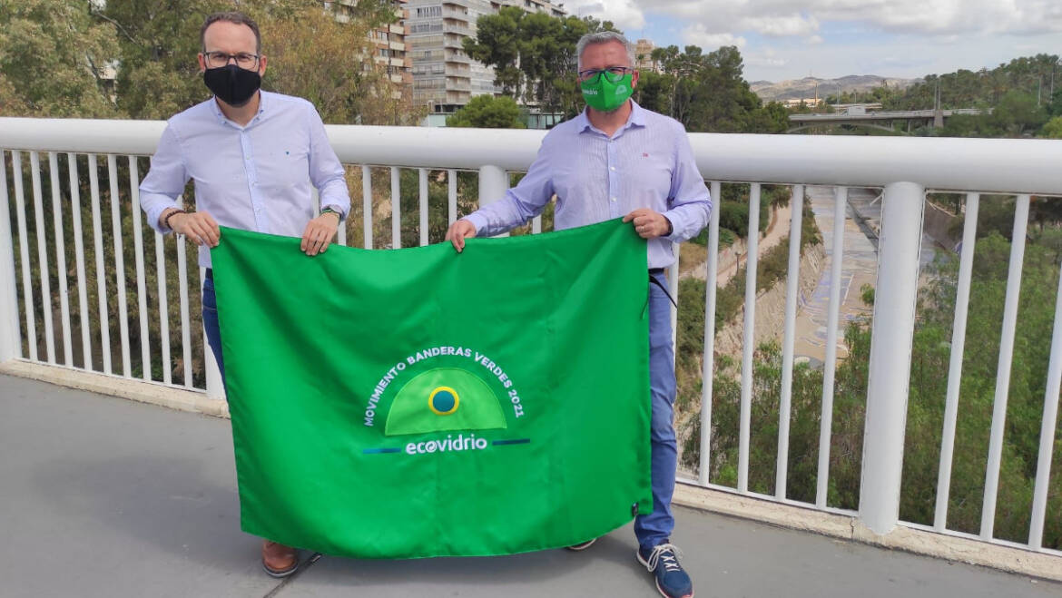 Elche participa este verano en la campaña Bandera Verde de Ecovidrio