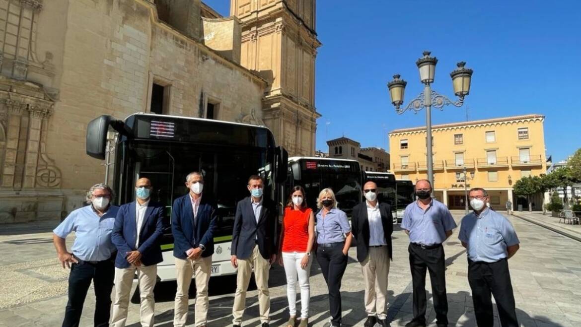 Elche incorpora cinco nuevos autobuses híbridos a su flota en su firme apuesta por la movilidad sostenible y mejora de los servicios públicos