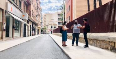 El carrer Sant Vicent obri al trànsit després de l’ampliació de la vorera