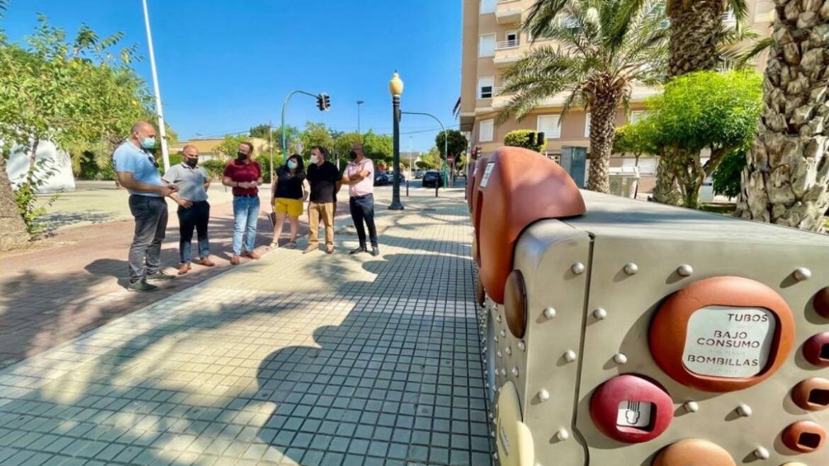 L’Ajuntament d’Elx estrena nou punts nets de proximitat a les pedanies i al nucli urbà per a reciclar càpsules de café, bombetes i aerosols, entre altres estris