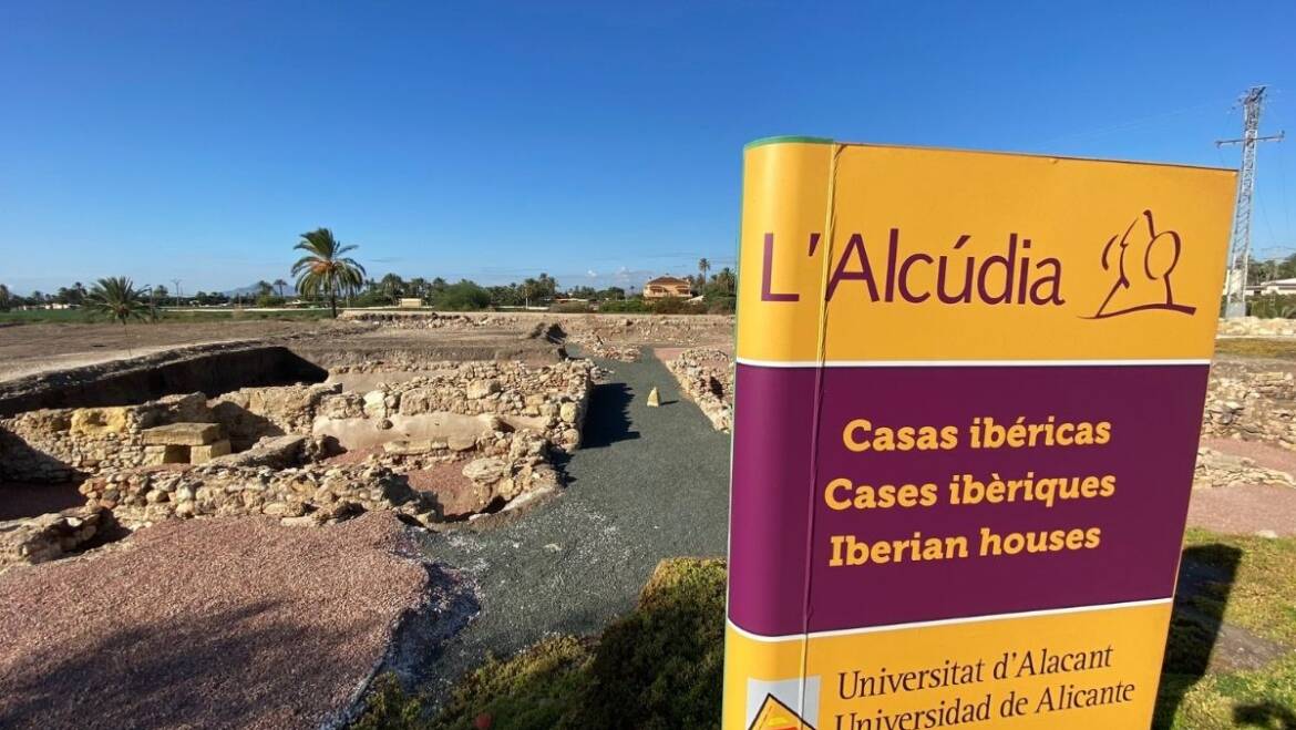 El yacimiento de La Alcudia se viste de gala para conmemorar el 25 aniversario de su incorporación a la Universidad de Alicante