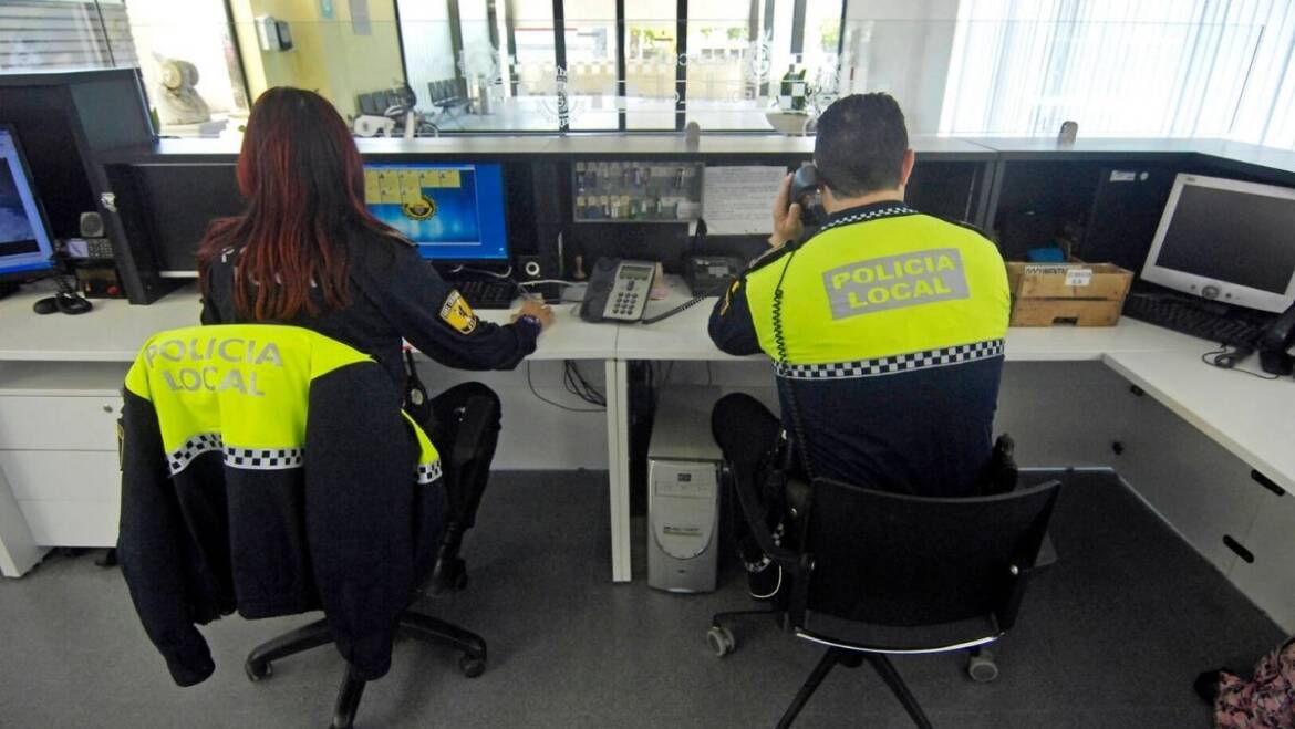 La Policía Local de Elche y la Guardia Civil detienen a un hombre en Atzavares por robar perros en varios campos