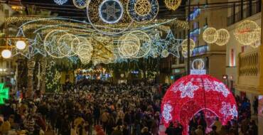 La Navidad llega a Elche con el encendido de cerca de un millón de luces decorativas de bajo consumo