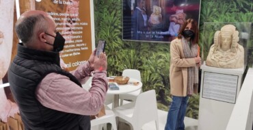 El públic que visita FITUR s’interessa per conéixer més sobre la Dama i la ciutat d’Elx