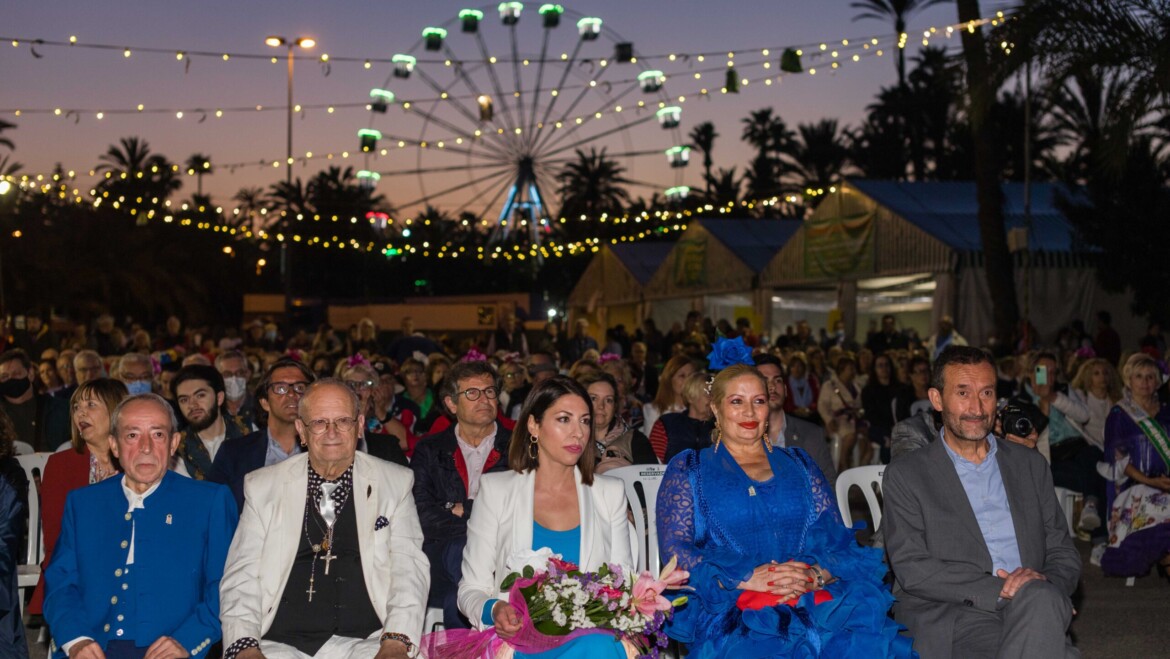 Más de 8.000 personas disfrutan de las actuaciones de cante y baile flamenco y de la gastronomía de la Feria de Andalucía de Elche