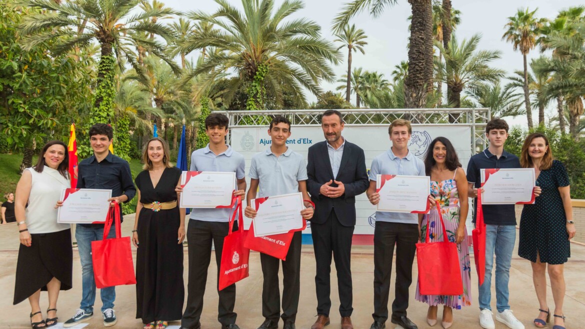 El Ayuntamiento reconoce la excelencia de 120 estudiantes de Primaria y Secundaria en el II Acto de Homenaje al Rendimiento Académico