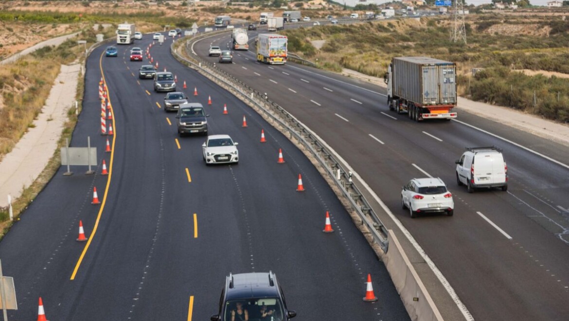 Carlos González: ”Les obres d’asfaltat de l’A-7 entre Elx i Crevillent i el Camí de Castella milloraran la seguretat viària i la nostra connectivitat amb l’entorn”