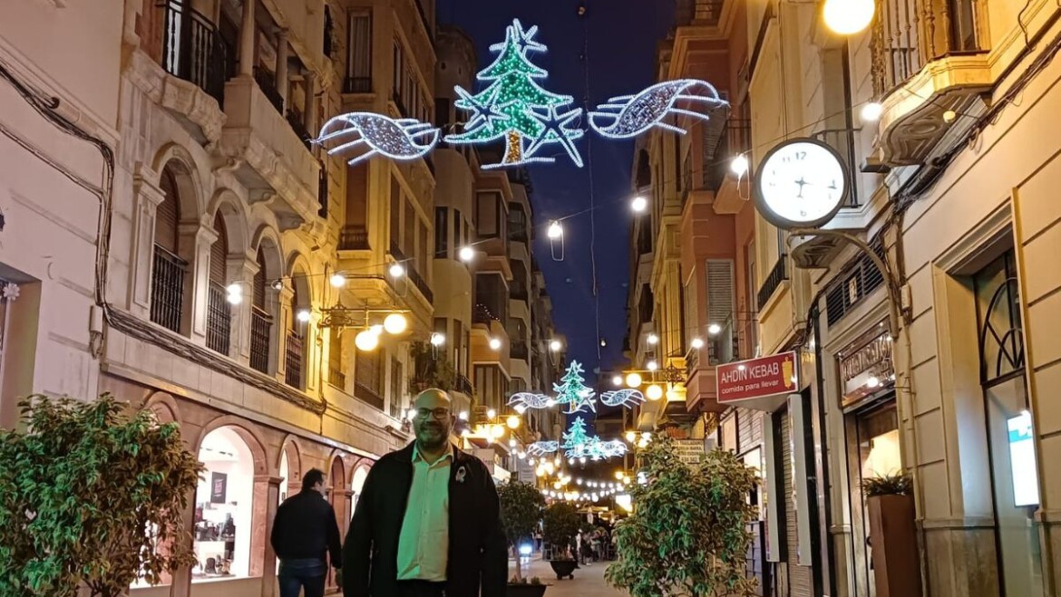 El encendido de las luces en las vías comerciales pone inicio a la campaña de Navidad