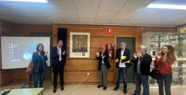 L’institut Sixto Marco exposa al seu vestíbul de manera permanent un quadre de José Martínez Ribes en homenatge al pintor i exprofessor del centre