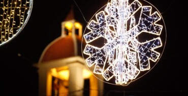 Elche da inicio a la Navidad con más de 2 millones de luces led que iluminan todo el municipio