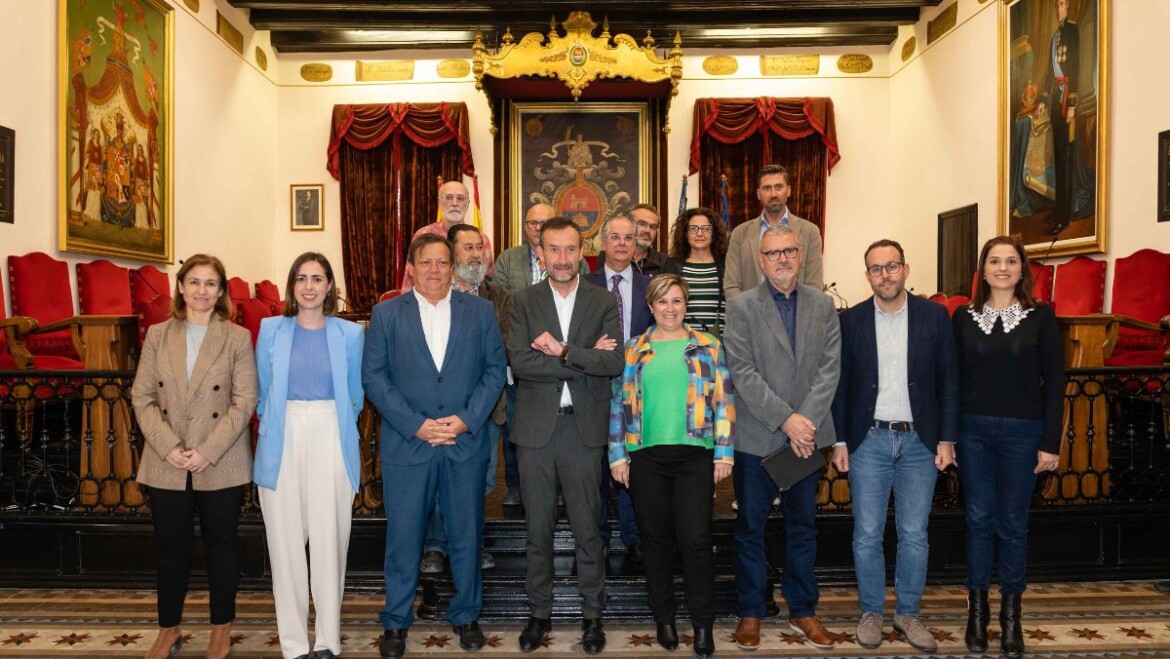 El Patronato del Palmeral de Elche se constituye con la misión de garantizar el futuro de un paisaje cultural con siglos de historia