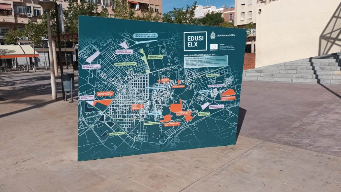 La exposición que muestra las 25 actuaciones de los fondos EDUSI en Elche se traslada a la plaza dels Algeps