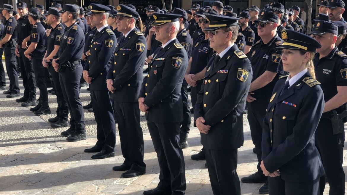 Emotiva y multitudinaria despedida en la basílica de Santa María al fallecido agente de la Policía Local Juan Antonio Sánchez Rodríguez