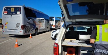 La Policía Local detecta la simulación del descanso de conductores en un control de transporte escolar