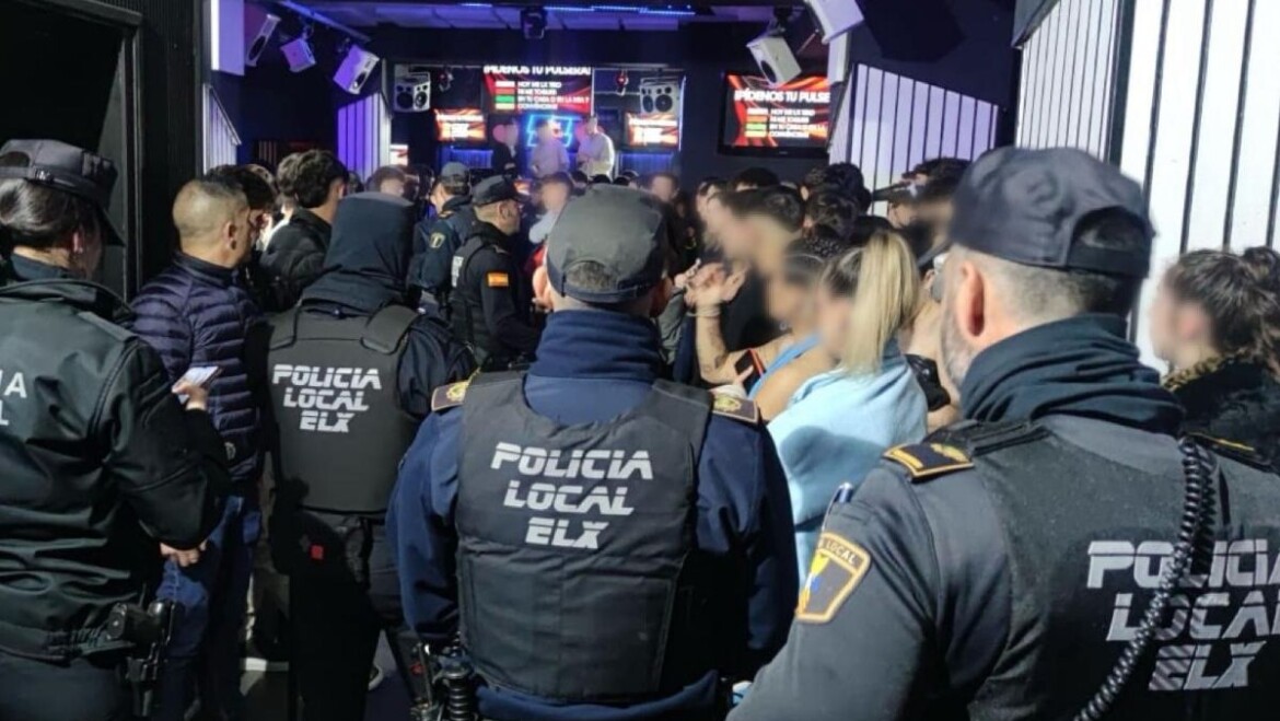 El dispositivo de control de aforos de la Policía Local se salda con más de 24 infracciones y un detenido