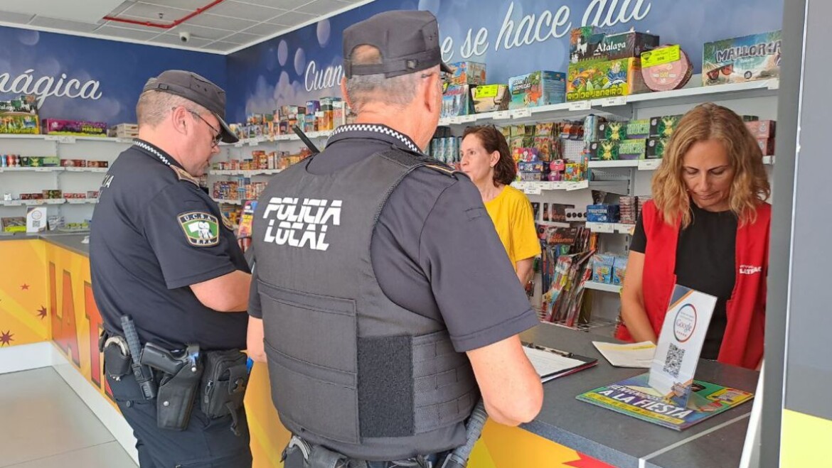 Policía Local realiza inspecciones en los puntos de venta de pirotecnia autorizados hasta el 13 de agosto