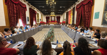 El Ayuntamiento reúne a la comunidad educativa para incorporar propuestas al plan estratégico del Elche del futuro