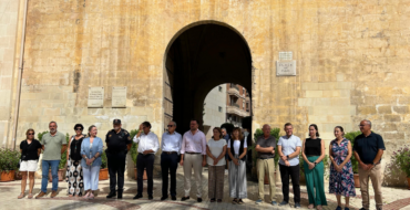 Elche se suma a la condena del asesinato de una mujer en Castellón con un minuto de silencio