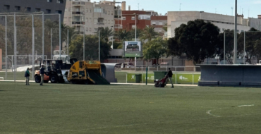 El Ayuntamiento inicia la renovación del césped de los campos 5, 6 y 3 de la Ciudad Deportiva